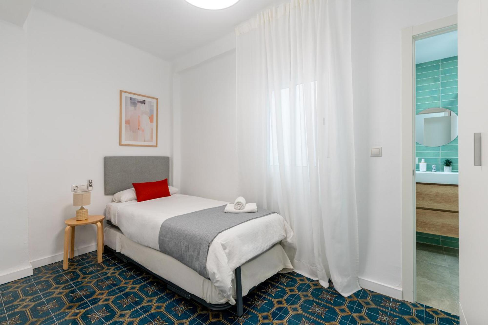Piso Elegante Y Nuevo De 3 Habitaciones Y 2 Banos Sevilla Eksteriør billede
