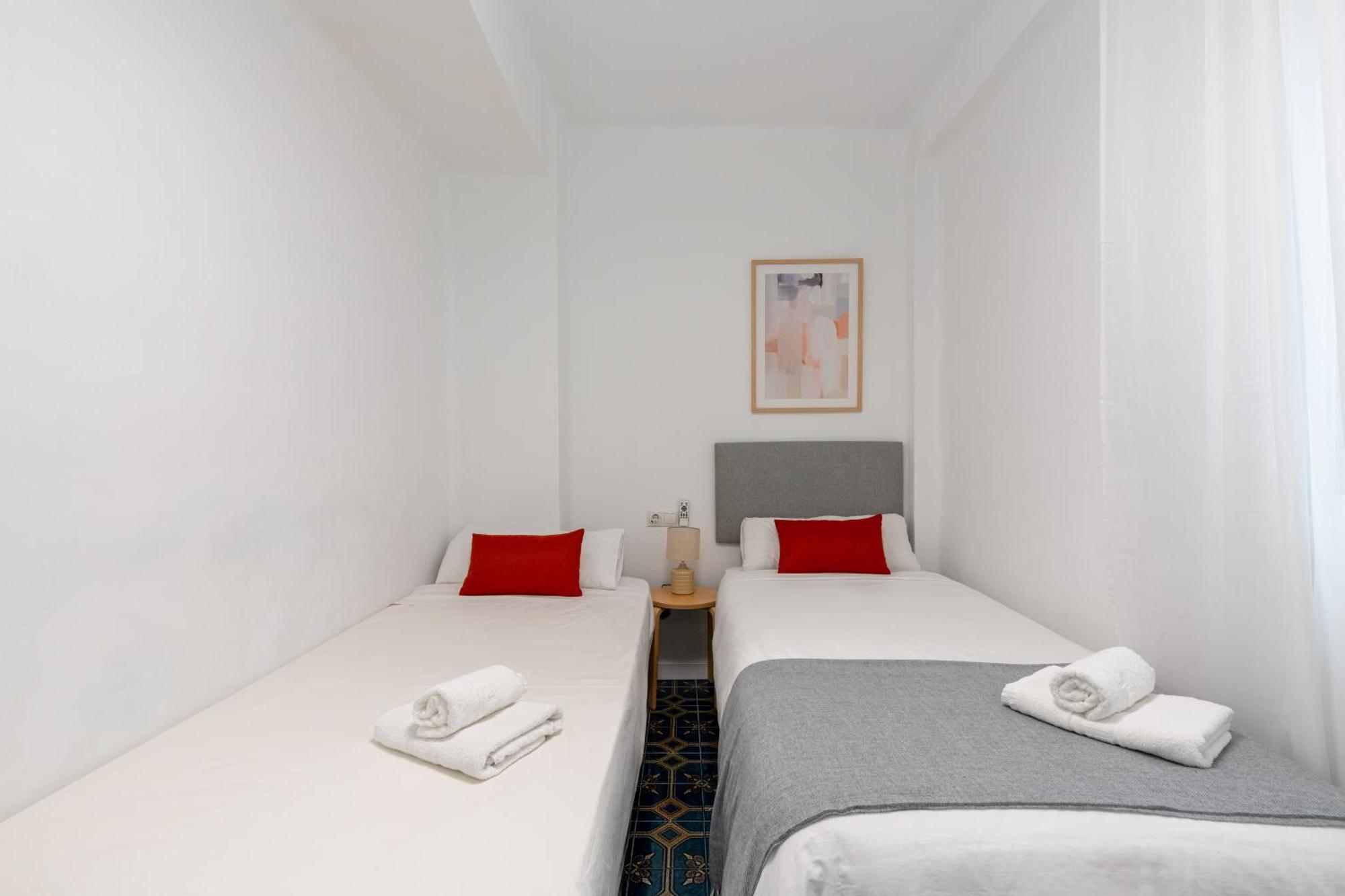 Piso Elegante Y Nuevo De 3 Habitaciones Y 2 Banos Sevilla Eksteriør billede