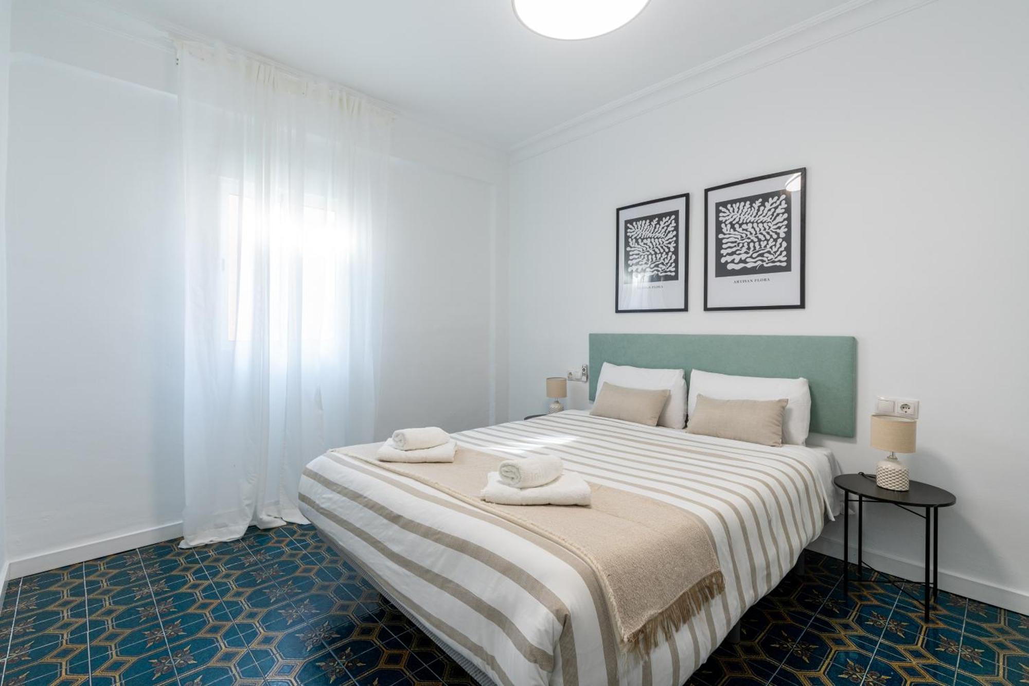 Piso Elegante Y Nuevo De 3 Habitaciones Y 2 Banos Sevilla Eksteriør billede