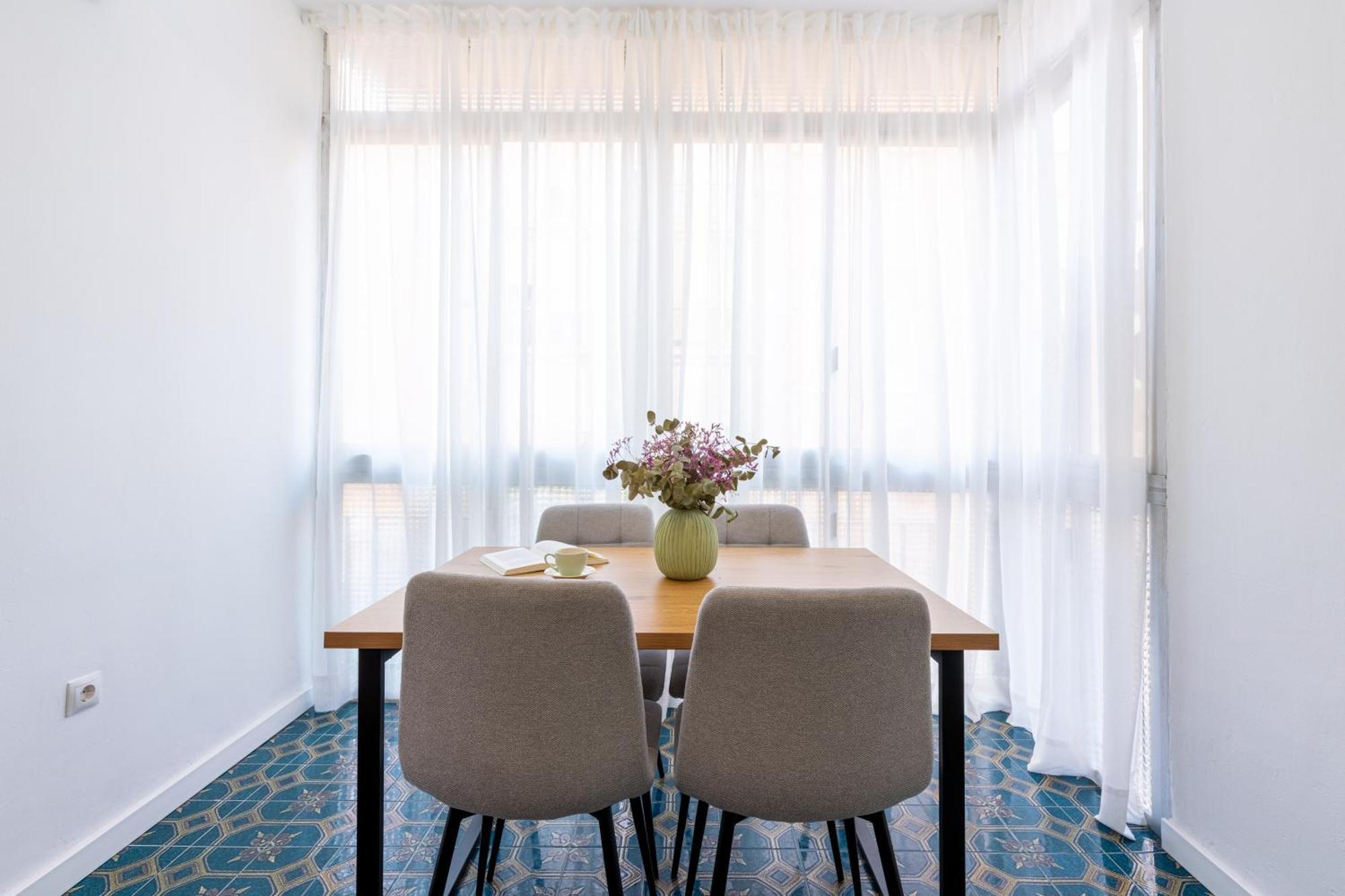 Piso Elegante Y Nuevo De 3 Habitaciones Y 2 Banos Sevilla Eksteriør billede