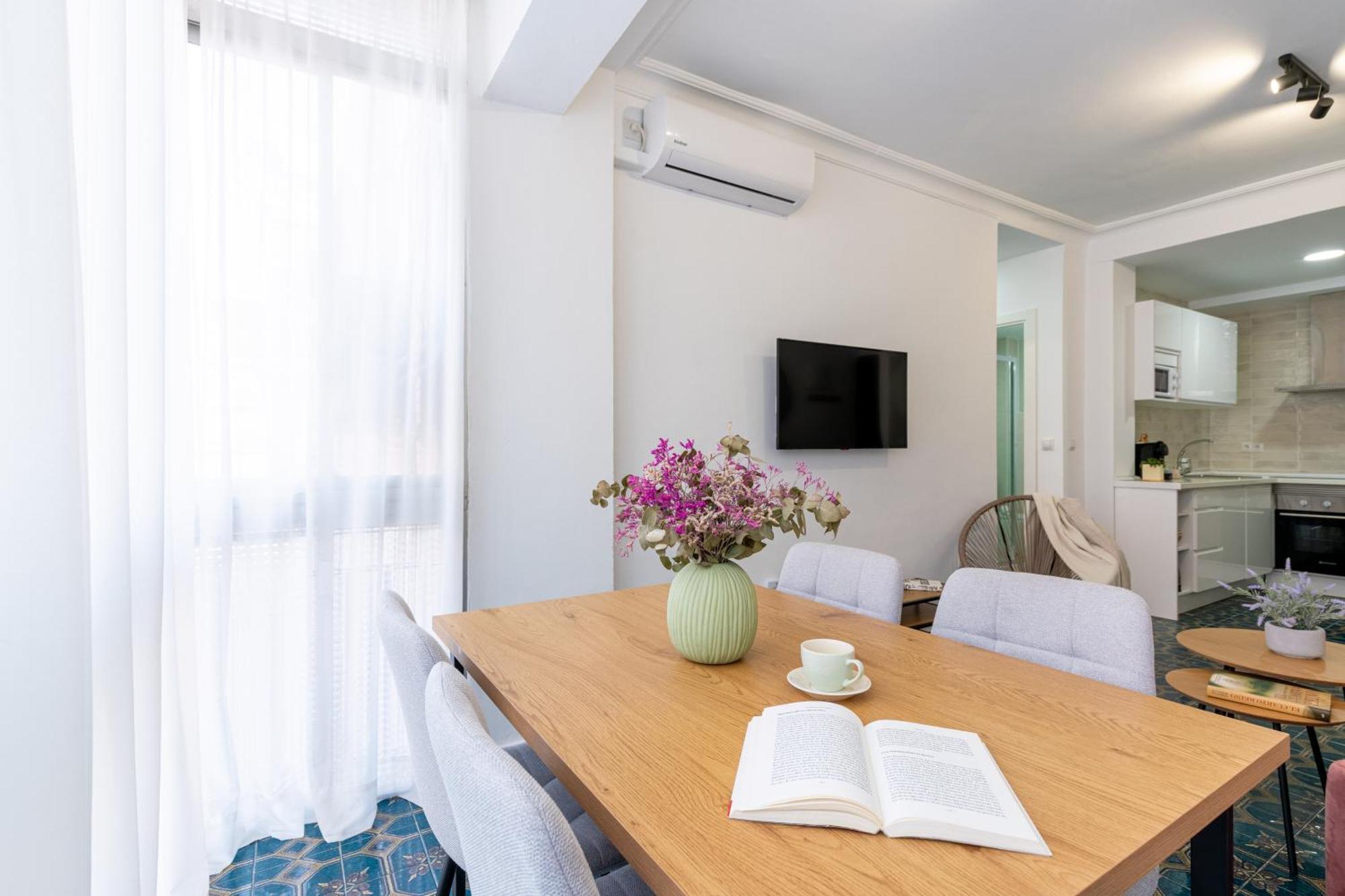 Piso Elegante Y Nuevo De 3 Habitaciones Y 2 Banos Sevilla Eksteriør billede