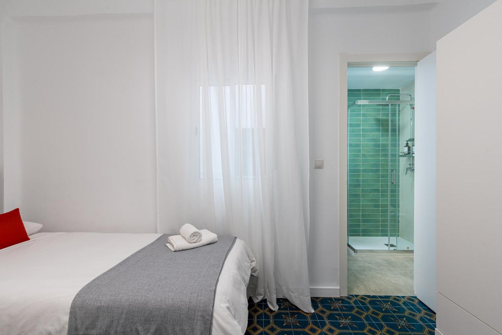 Piso Elegante Y Nuevo De 3 Habitaciones Y 2 Banos Sevilla Eksteriør billede