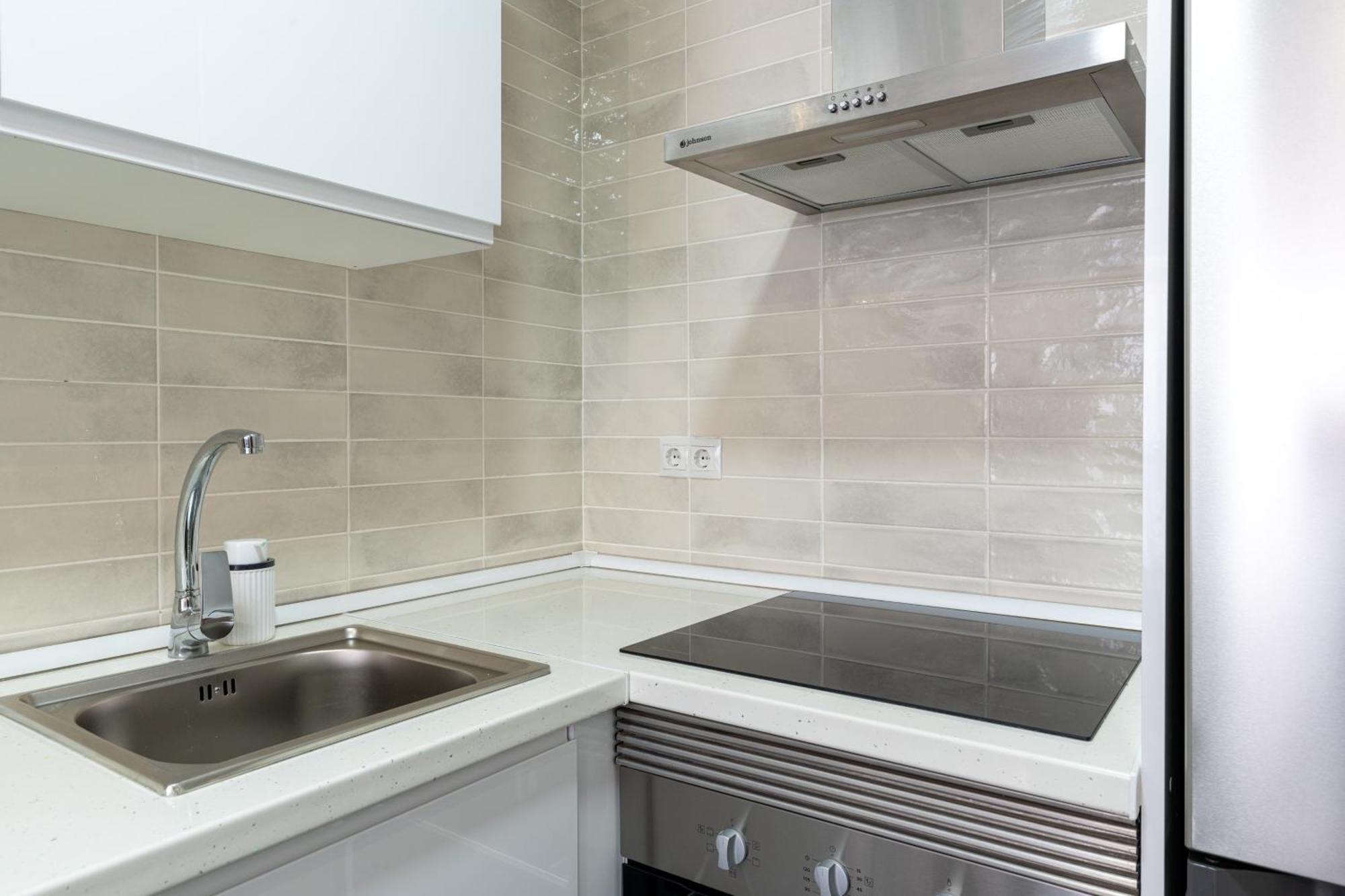 Piso Elegante Y Nuevo De 3 Habitaciones Y 2 Banos Sevilla Eksteriør billede