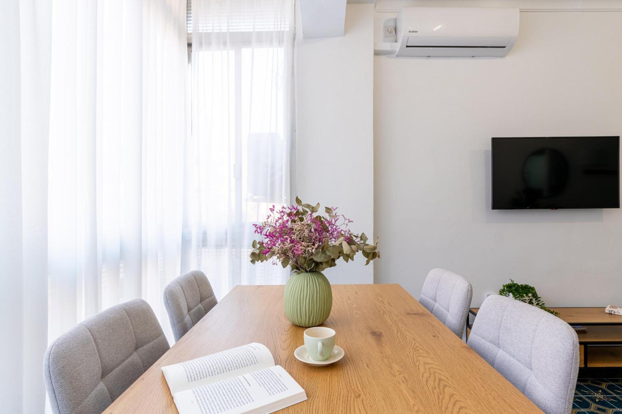 Piso Elegante Y Nuevo De 3 Habitaciones Y 2 Banos Sevilla Eksteriør billede