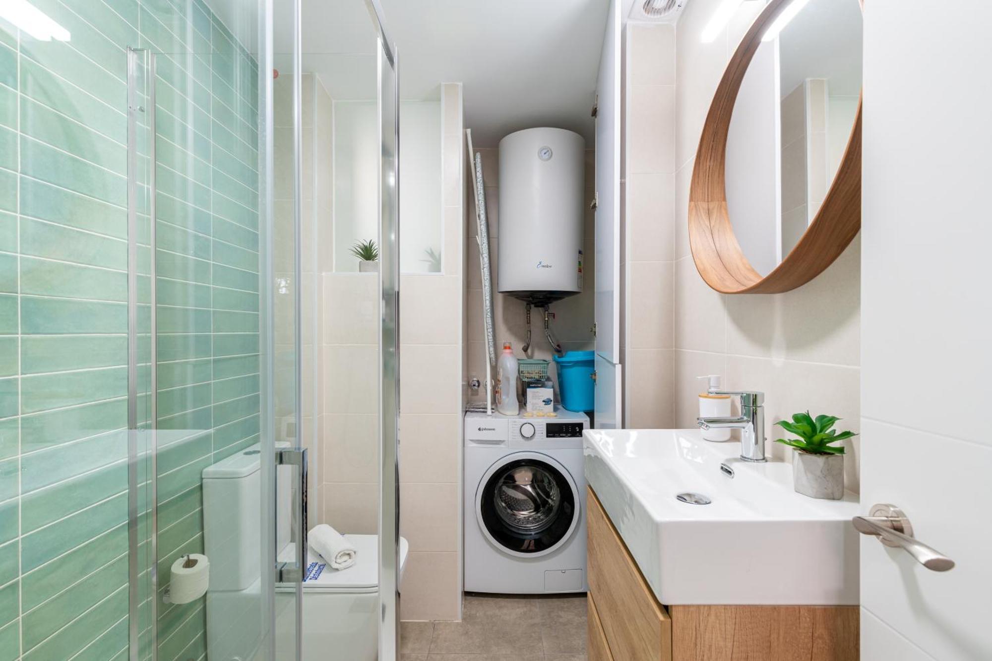 Piso Elegante Y Nuevo De 3 Habitaciones Y 2 Banos Sevilla Eksteriør billede
