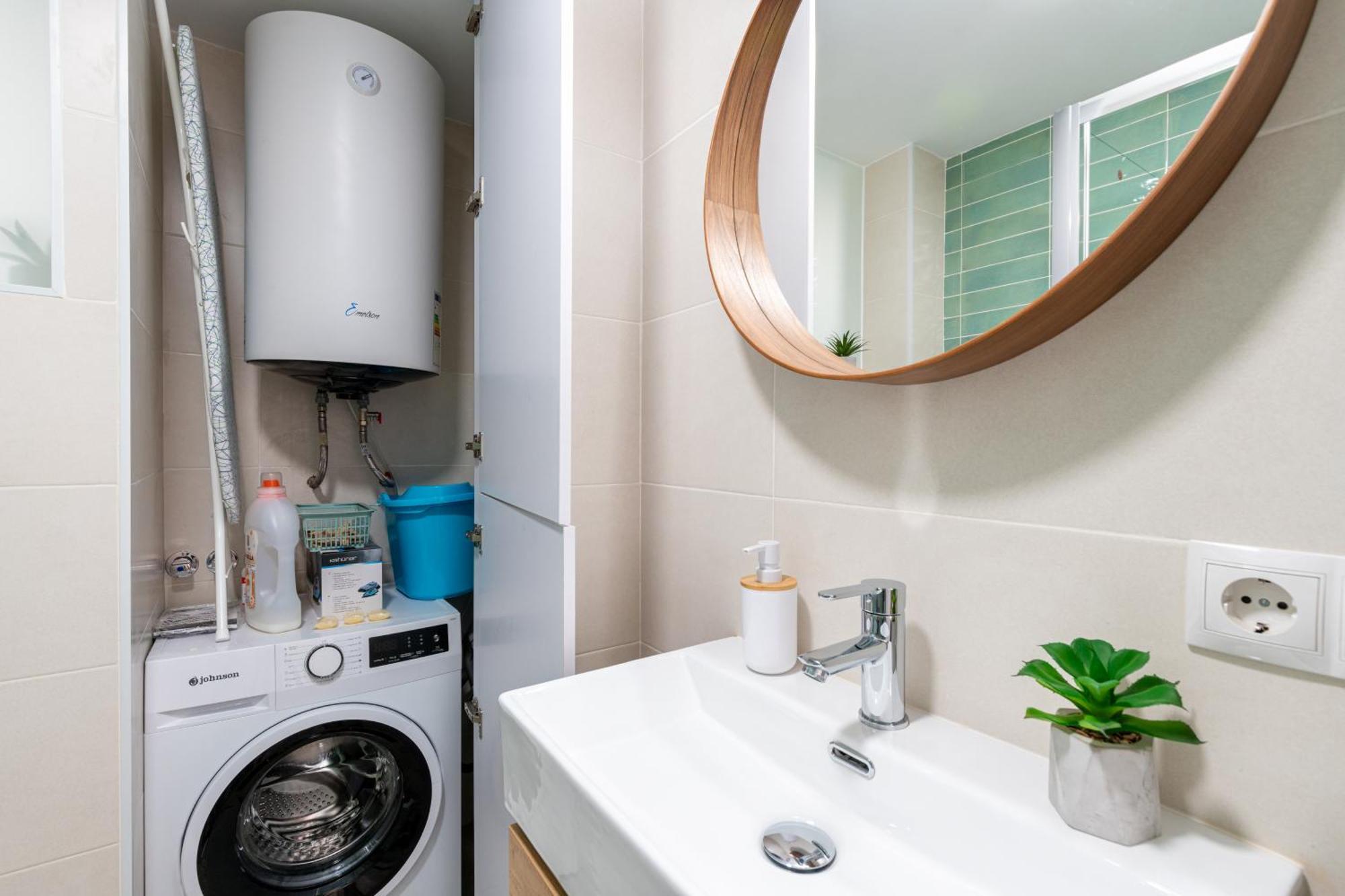 Piso Elegante Y Nuevo De 3 Habitaciones Y 2 Banos Sevilla Eksteriør billede